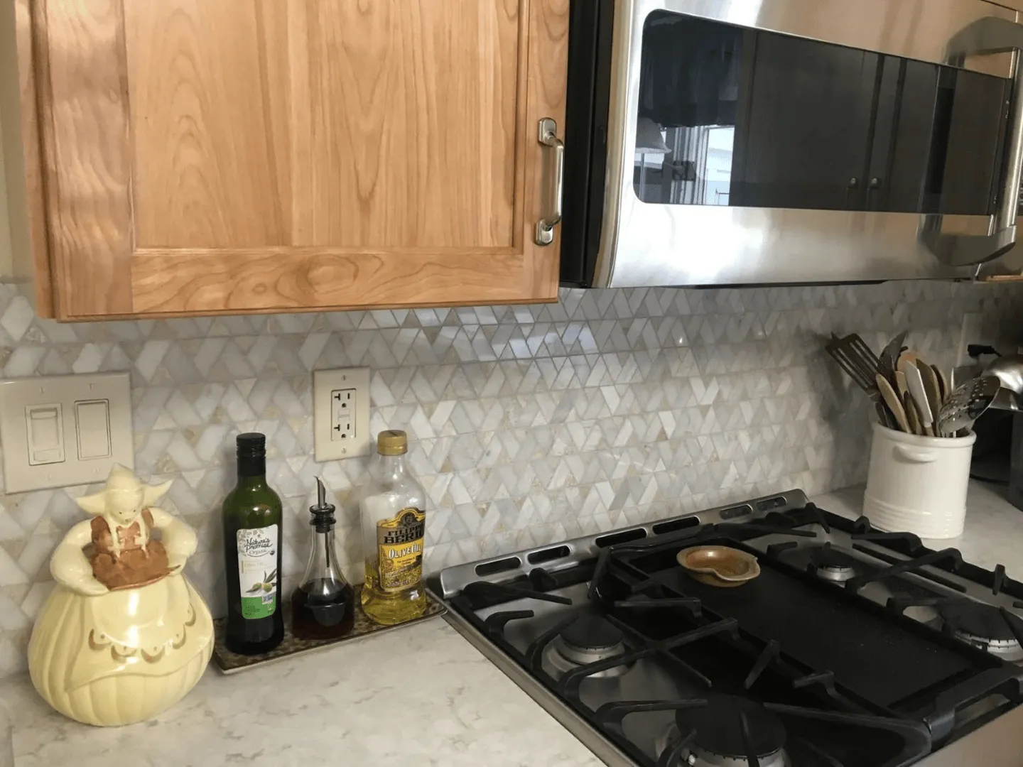 Tile Backsplash in kitchen